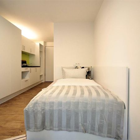 Studio Apartment - Balcony, Netflix, University Hospital Proximity Wurzburg Exterior photo